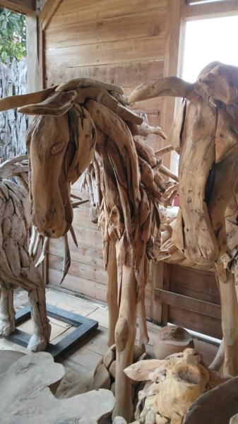 Product image 1 of the product “Teak wood horse head, 150 cm high, natural. ”
